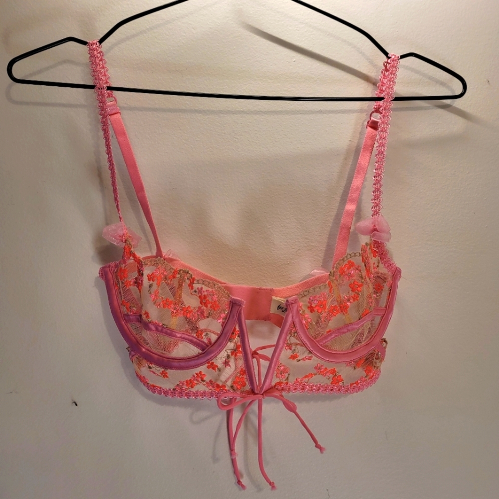 For love and lemons love bouquet embroidery pink bra - xxs